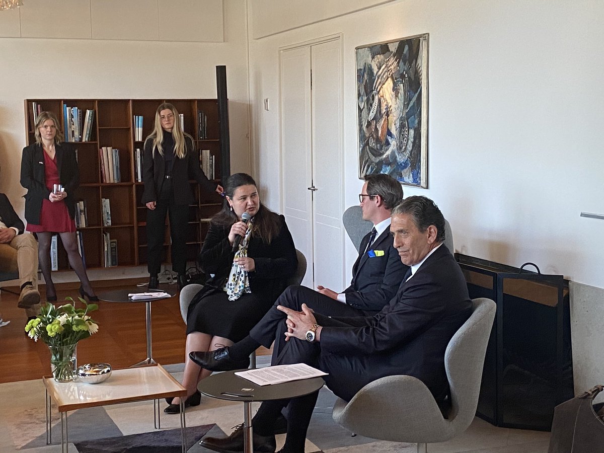 DenmarkinUSA's tweet image. Tonight the 🇩🇰 Embassy hosted an important discussion on the future for disinformation and democracy. 1 year after Russia’s invasion of Ukraine this discussion is more important than ever #DenmarkinUSA #TechforDemocracy #SummitforDemocracy