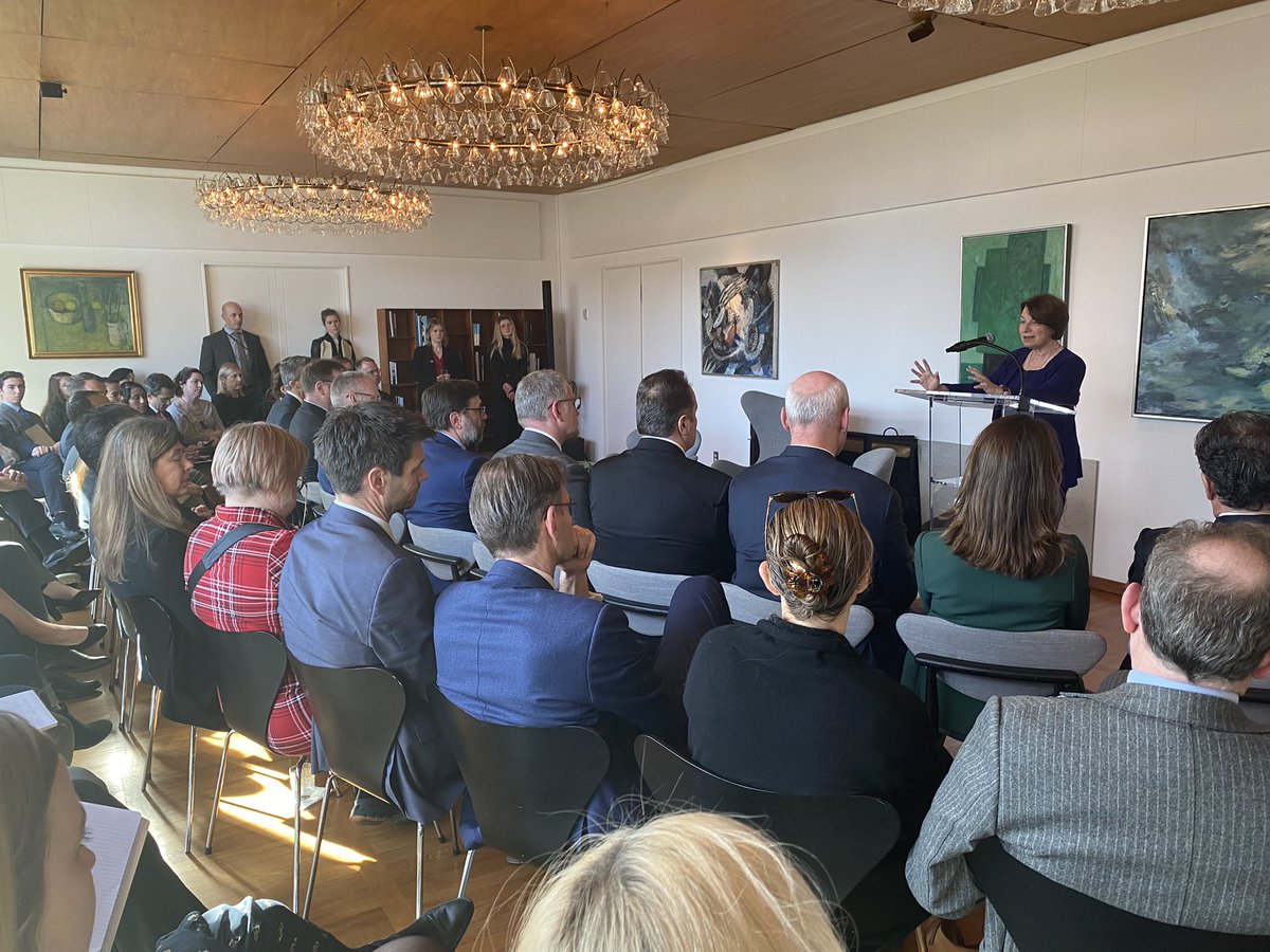 DenmarkinUSA's tweet image. Tonight the 🇩🇰 Embassy hosted an important discussion on the future for disinformation and democracy. 1 year after Russia’s invasion of Ukraine this discussion is more important than ever #DenmarkinUSA #TechforDemocracy #SummitforDemocracy