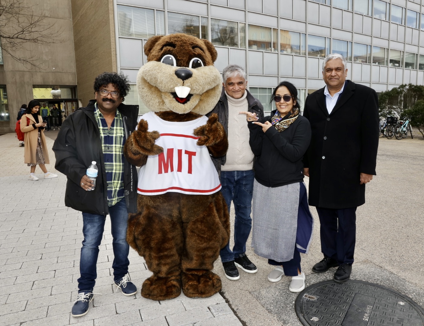 MIT School of Engineering on X: Fresh off his Best Original Song Oscar win  for “Naatu Naatu” on Sunday, Chandrabose (@boselyricist) joined Dean  Anantha Chandrakasan today for a tour of MIT's campus