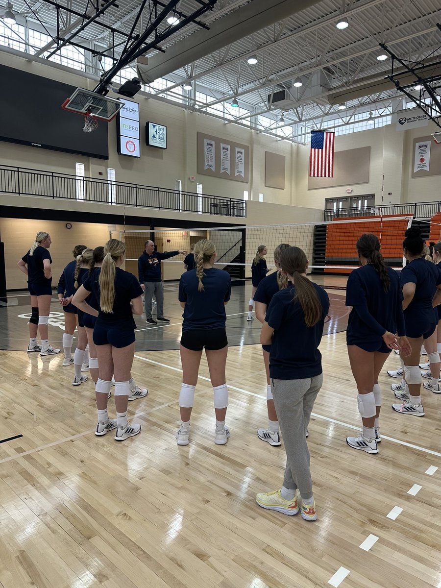Midland_VBall's tweet photo. First week of spring ball in the books. We are happy to be back on the court after a Final Four season. We are looking forward to see what this team does this spring. 🤩😁 https://t.co/uOVGAcDVe2