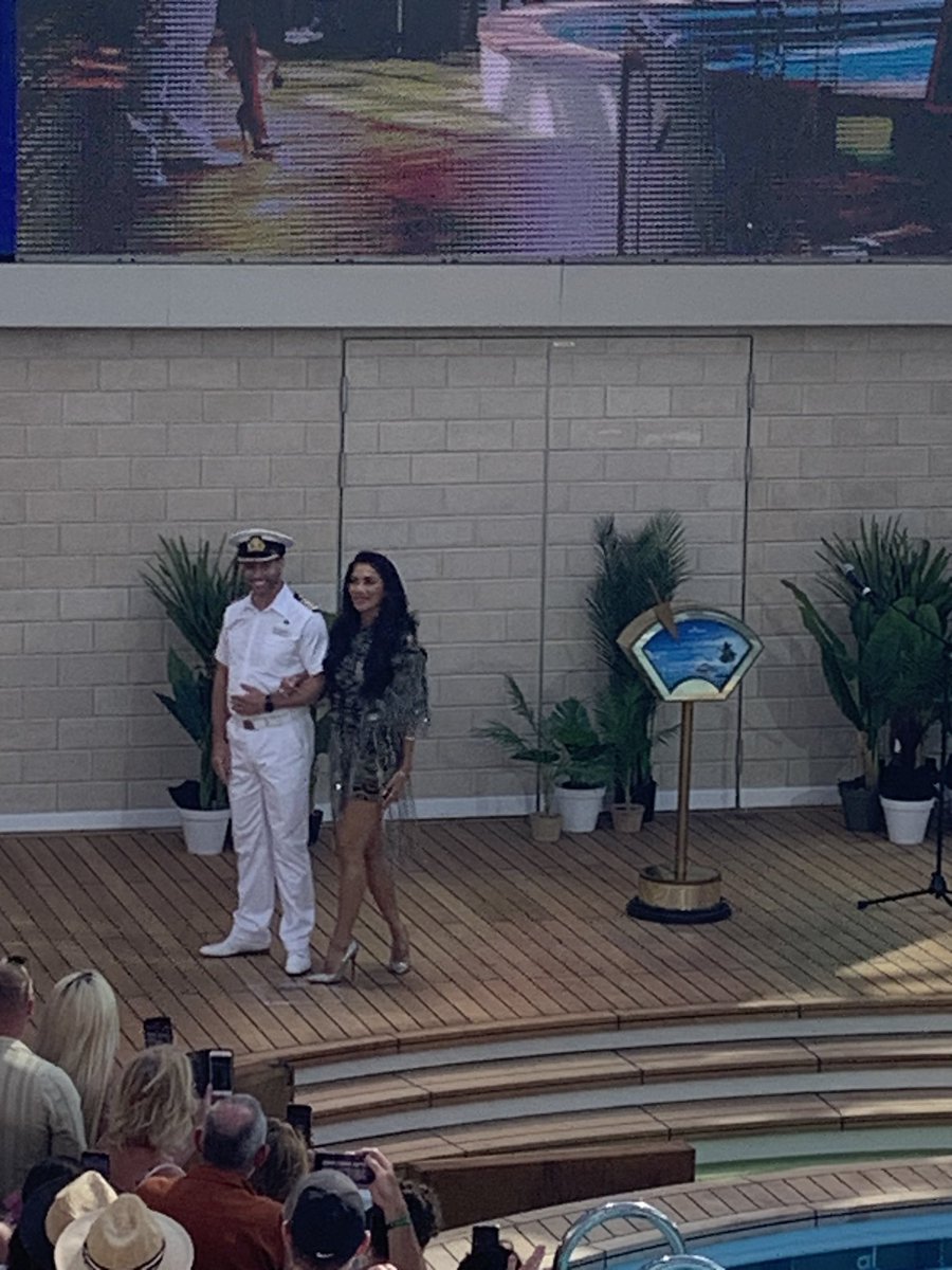 uk_sally's tweet photo. What a celebration of #HelloArvia and the Caribbean!! @pandocruises @Cruise_118 https://t.co/uhwbPPqMwg