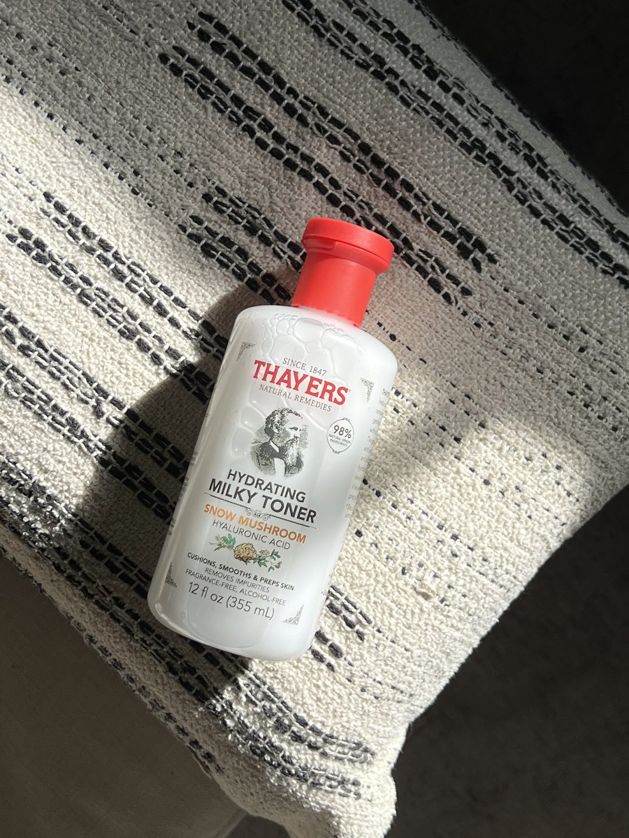 ThayersNatural's tweet photo. The thing about Milky Toner... is it’ll melt into your skin leaving it hydrated every 👏 time 👏.
🤍 Your skin will thank you. Shop now @cvspharmacy! #skincare #milkyskin #thayers #toner #skincaremusthave #cvs https://t.co/vvMqWUvDkG