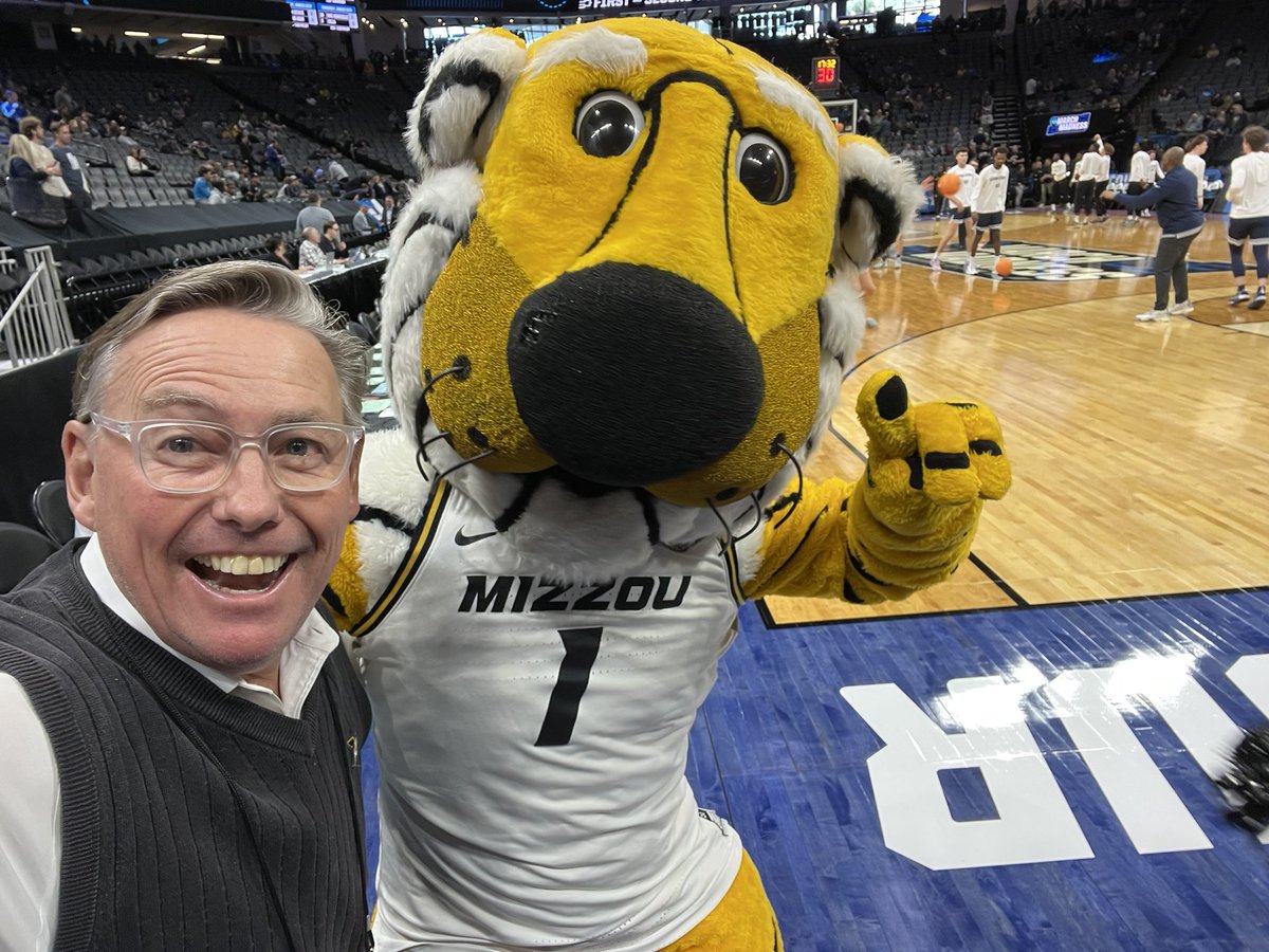 Strong start for Mizzou!
Up 14-6 vs dangerous Aggies of Utah State!
But Truman will get us thru to round 2!