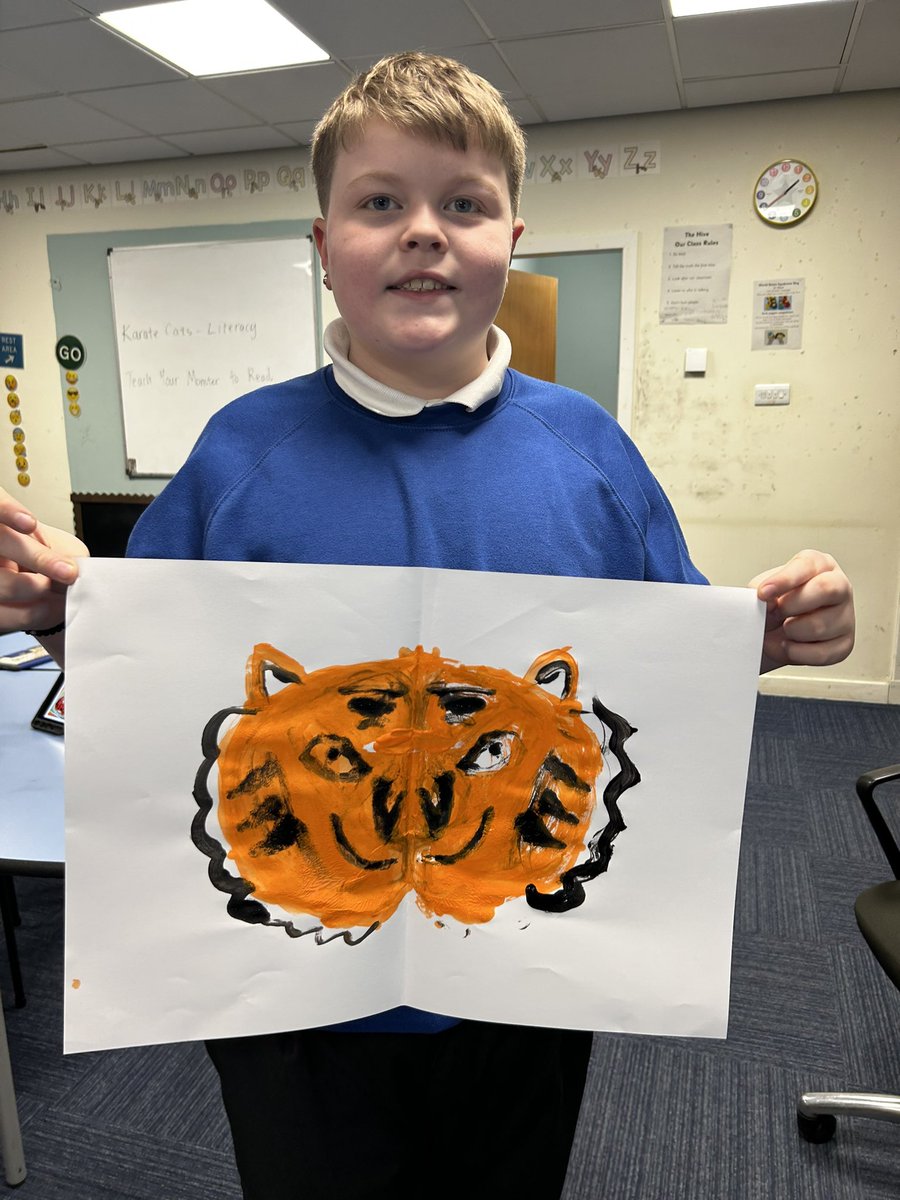 Miss Prentice & The Hive 🐝 tweet media