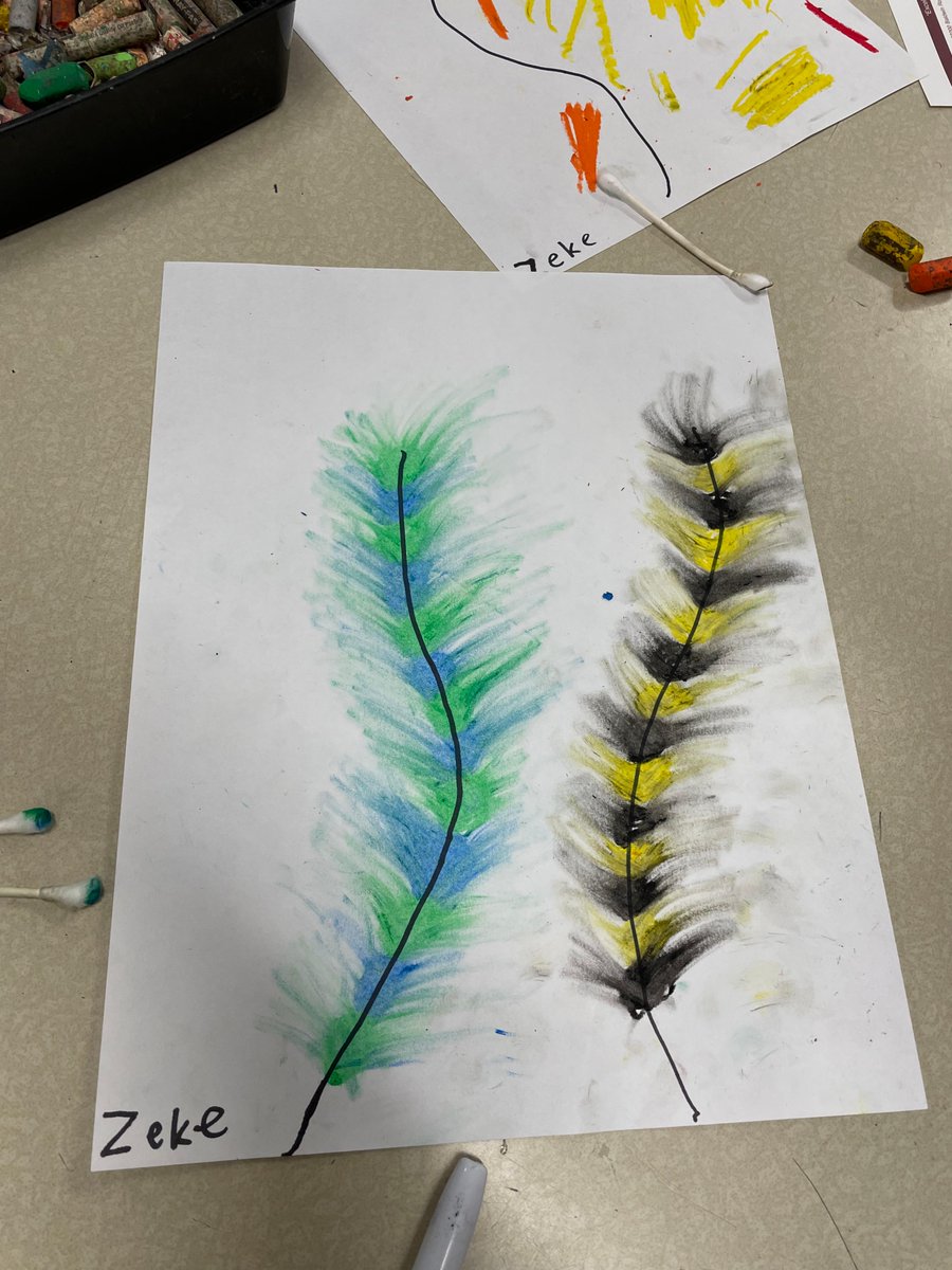 Birds of a feather flock together. Especially Falcons ❤️🖤 And here they are mastering the use of oil pastels. Nicely done!