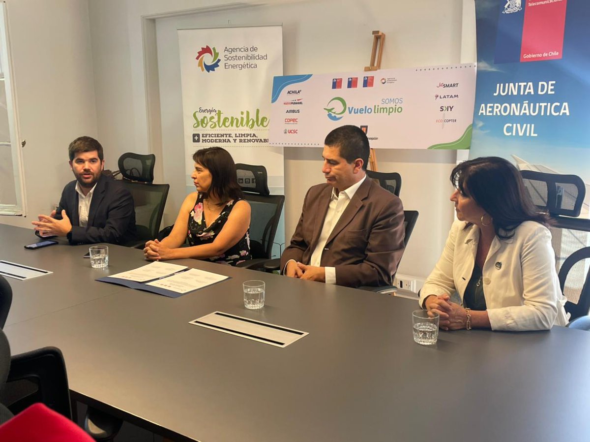 ¡Damos la bienvenida a la <a href="/udeconcepcion/">Universidad de Concepción</a> a <a href="/VueloLimpio/">Vuelo Limpio</a>! ✈️🌿

La casa de estudio se suma a la iniciativa que lidera el <a href="/MTTChile/">Ministerio de Transportes y Telecomunicaciones</a>, a través de la <a href="/AeronauticaCL/">Junta de Aeronáutica Civil</a>, junto a la <a href="/Agencia__SE/">AgenciaSE</a>, para promover la sostenibilidad energética en la aviación.