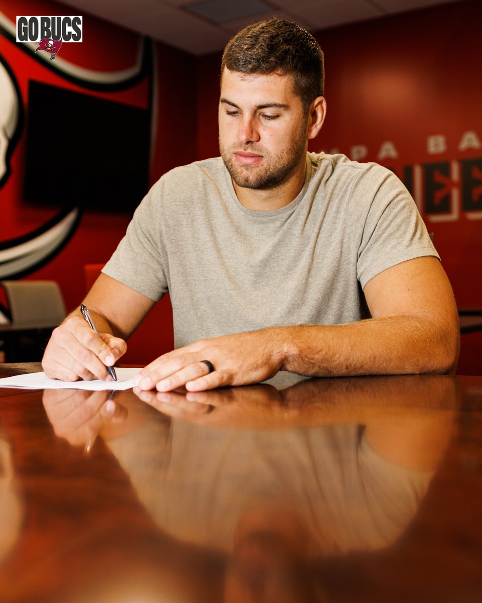 Buccaneers's tweet photo. Official ✍️ https://t.co/9kMDimdMKo