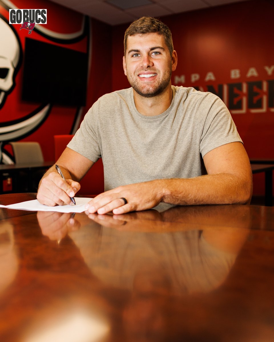 Buccaneers's tweet photo. Official ✍️ https://t.co/9kMDimdMKo