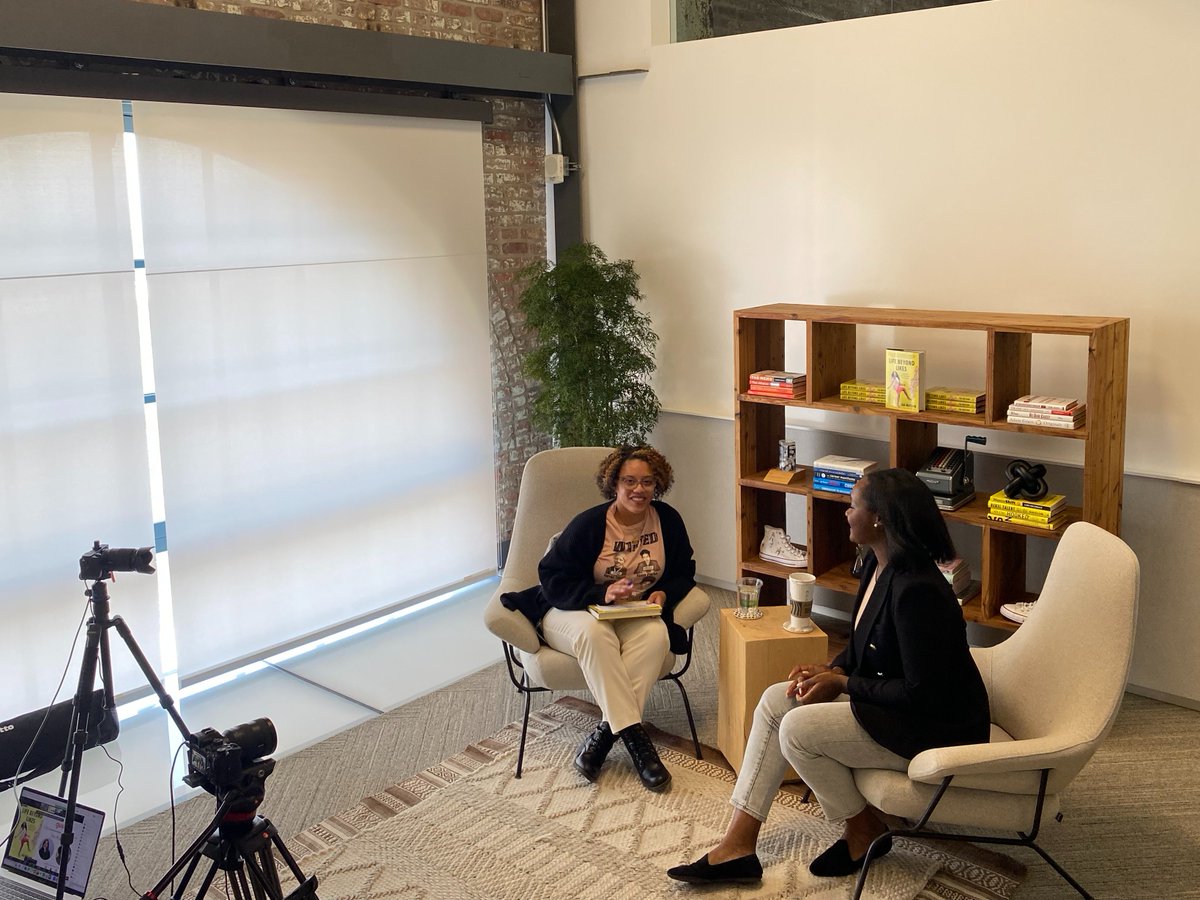 bernardcoleman3's tweet photo. In honor of #internationalwomensmonth Women w/@GustoHQ, Black w/Gusto and AVID ERGs hosted @isadwatson, founder & CEO of @withyoursquad & author of #LifeBeyondLikes. It was an amazing event-- so many gems were shared. And she's a fellow @_HamptonU grad! https://t.co/UvCZC6KHmN https://t.co/QWWrIPz6ng