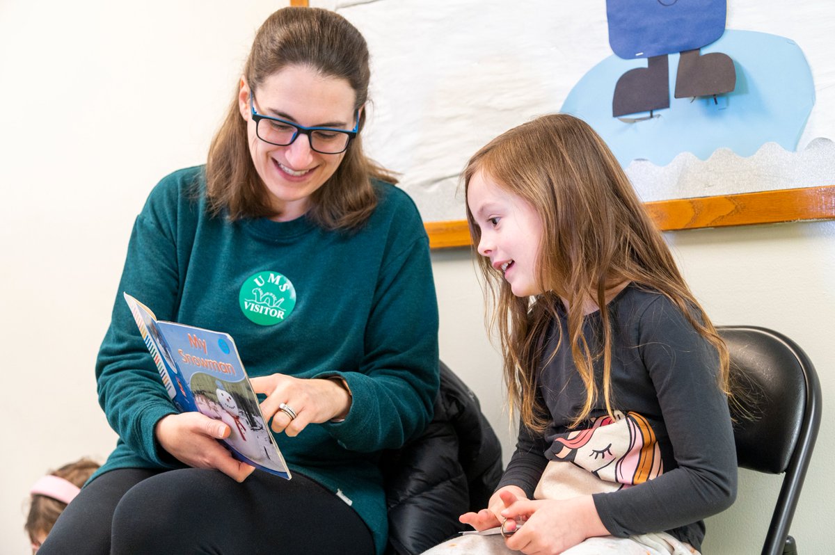 Did you know that UMS has volunteers twice a week to read with K students? They donate their time to coach students and flip through flash cards.

Thank you to the Colchester community! You are amazing! 

#wearecolchester #readingaloud #volunteerism