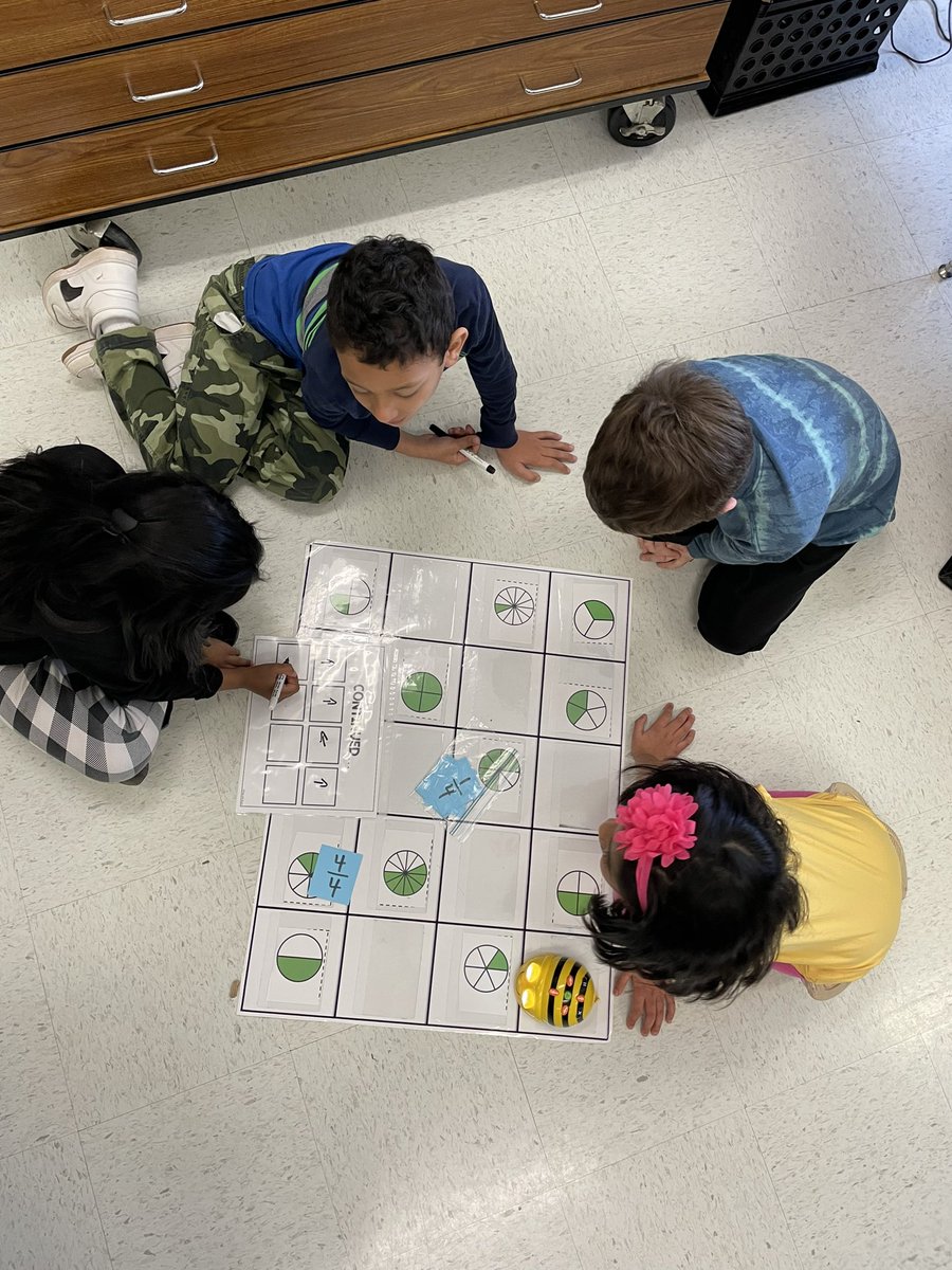 MillRunLCPS's tweet image. Mrs. McIntosh’s 1st graders coded BeeBots today to identify fractions. #mres23 #CSforLCPS