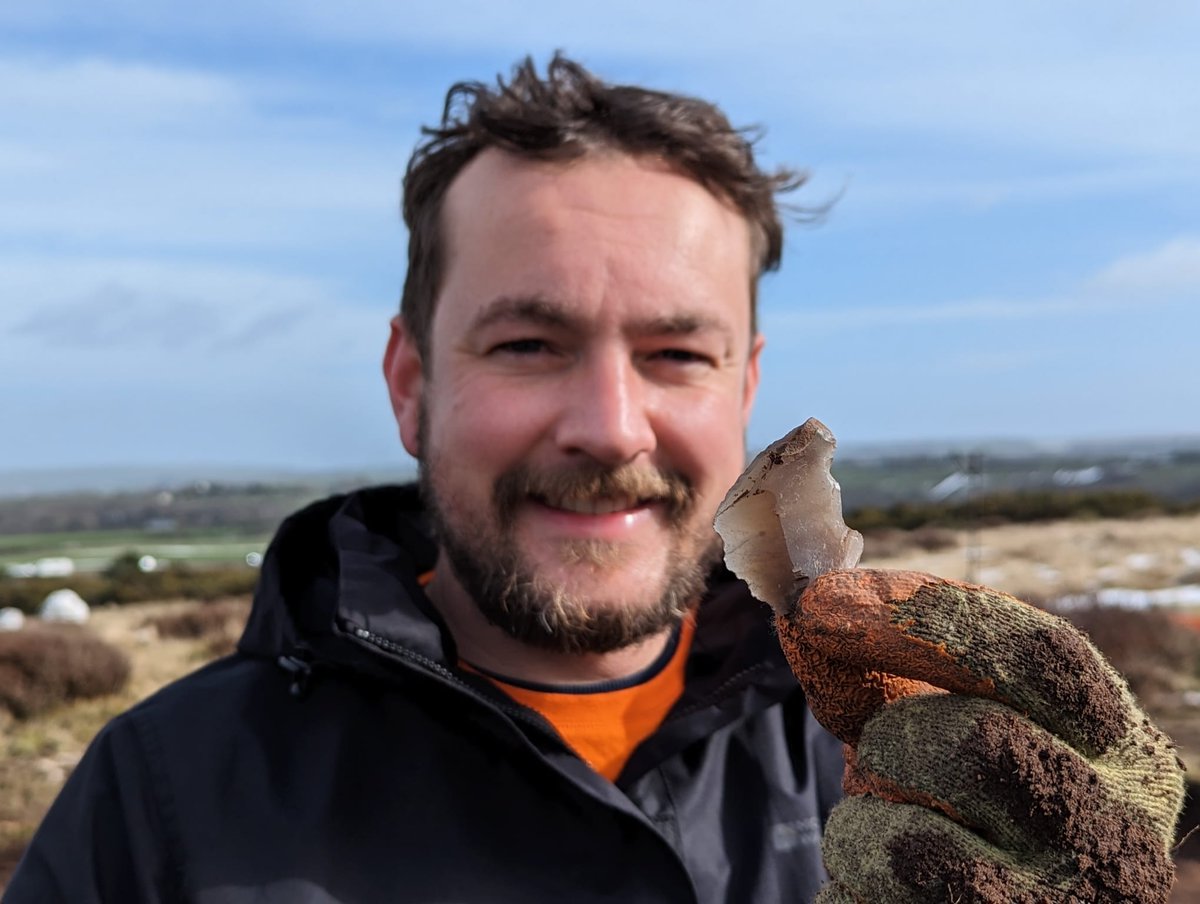 NorthYorkMoors's tweet photo. Archaeologists, both professional and volunteers, are currently investigating the site of an unusual late Neolithic/early Bronze Age settlement in the North York Moors National Park. 

Discover more 👇 
https://t.co/CCQ1F2hgKc

📷 Credit @TheDigVenturers https://t.co/8vrngVg46i