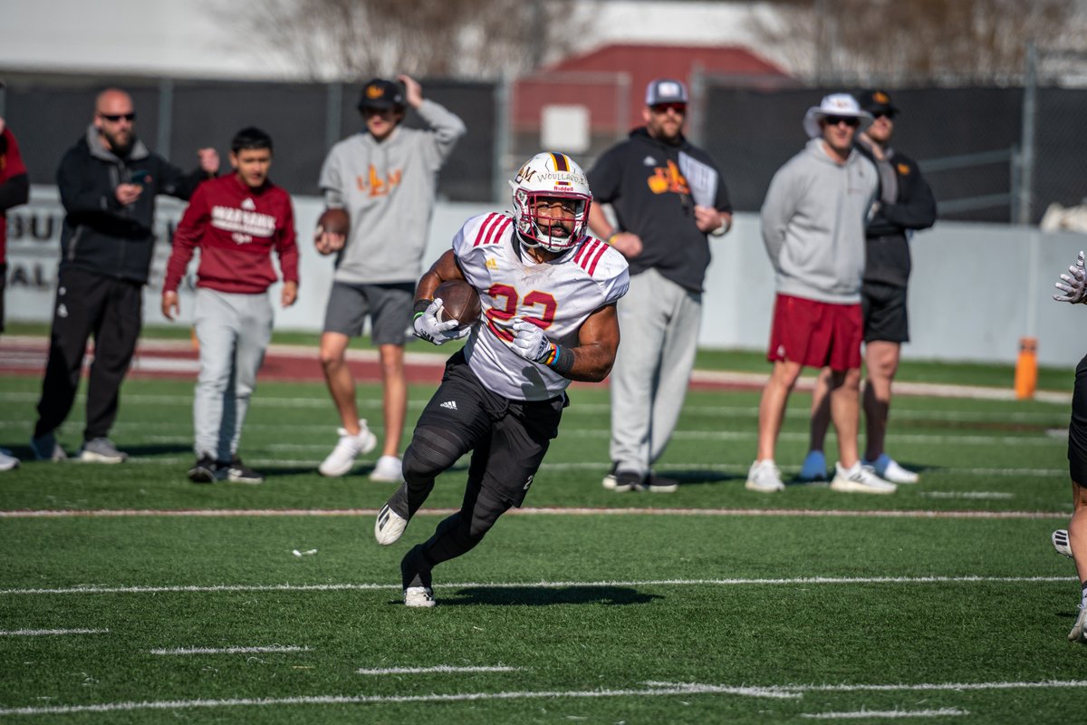 𝗦𝗣𝗥𝗜𝗡𝗚 𝗕𝗔𝗟𝗟: 𝗗𝗔𝗬 𝟳
📷 <a href="/CoachTHundley/">Ty Hundley</a> 
#TheBestIsOnTheBayou #Funroe #SunBeltFB