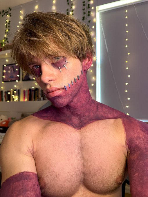 Like for booba  Rt for dabi https://t.co/udFxevMHoa