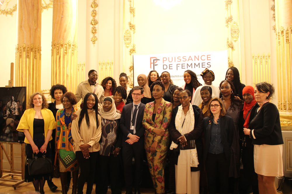 MuseeOrsay's tweet photo. C'est avec l'ambition d'ouvrir leurs portes à tous les publics, de donner au plus grand nombre des clés pour comprendre les collections que Orsay et @MuseeOrangerie ont signé le 15 mars une convention de partenariat avec @FemmesPuissance.

Plus d'infos 👉https://t.co/iftFopiecp https://t.co/dc93xPAjhX