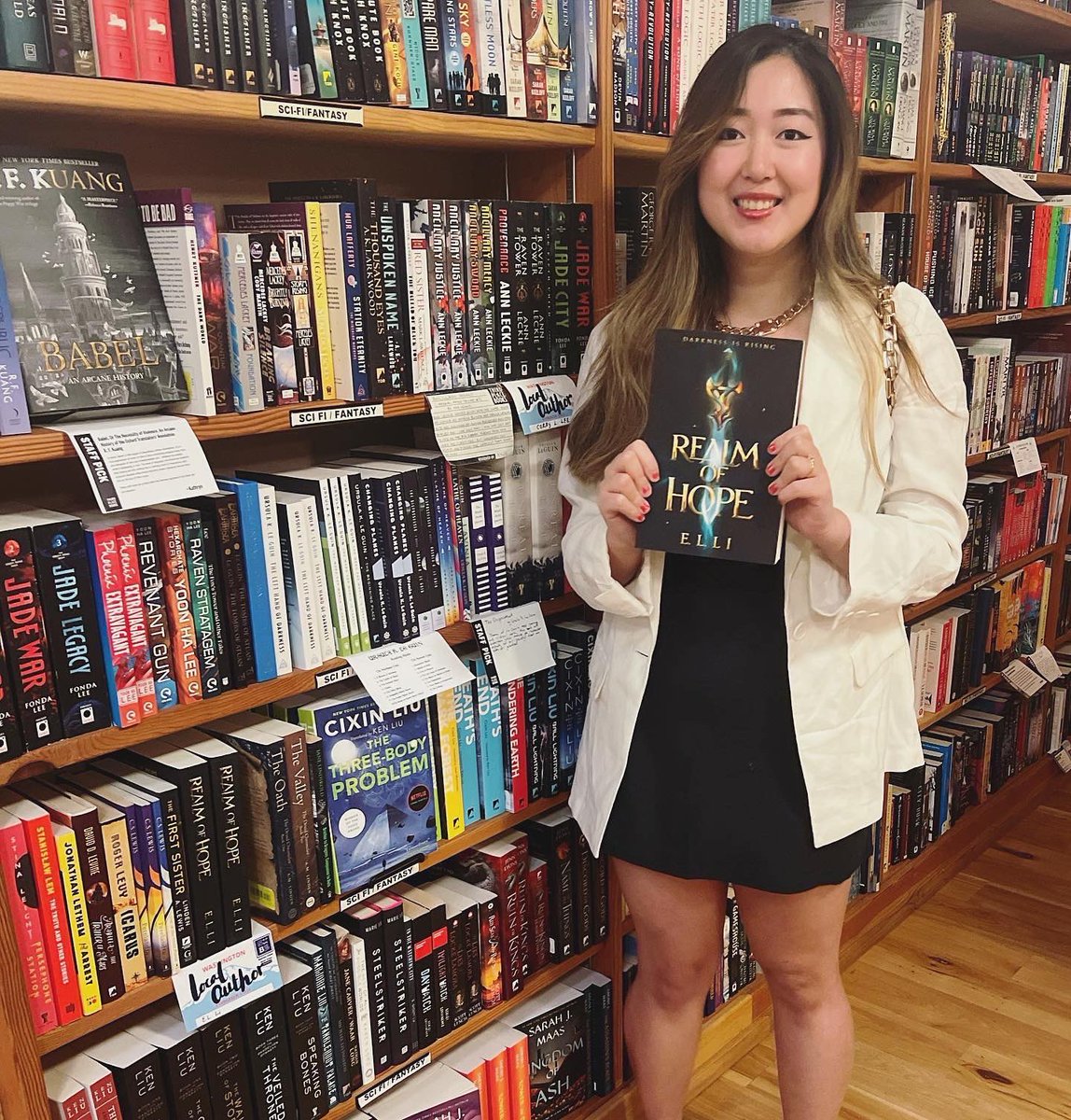 ✒E.L.Li 📚 Author of Realm of Hope tweet media