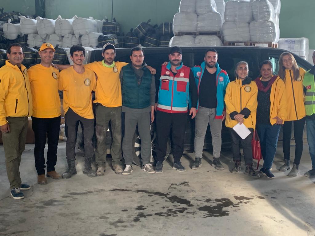 Reformer4Change's tweet photo. Seen in the Golden Shirts
Those who talk with Love
Being Everywhere in need
They Serve to spread Happiness
Golden Shirts R the Hope
Beings with Love &amp; Care 
Healing lies in thier Hands. 
Hope lies in thier Words 
How Brightening as Sun
How Luminous as Stars
#volunteerministers https://t.co/SufAQH8MlP