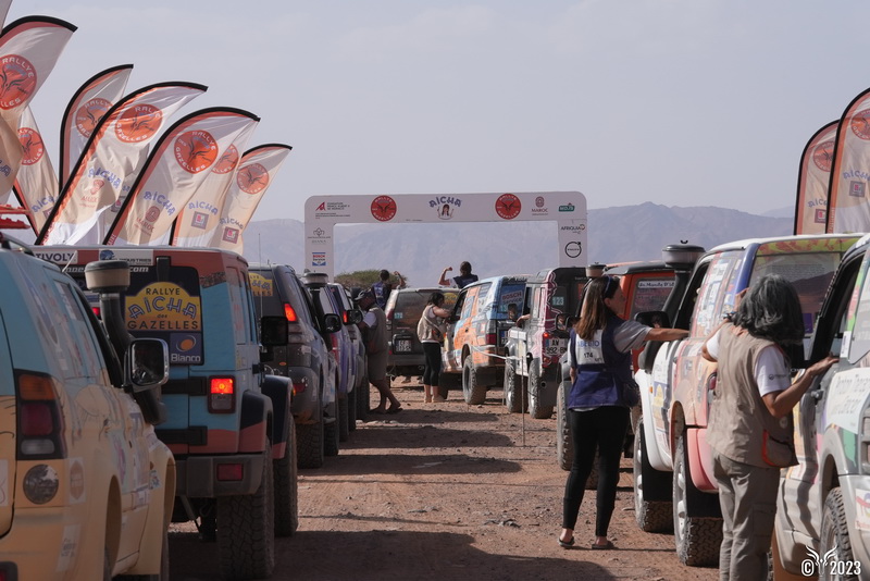 Rallye_Gazelles's tweet photo. Elles l'ont fait ! Larmes, rires, et cris de joie. Elles laissent éclater toutes ces émotions. Remplis de fierté, elles passent l'arche d'arrivée.
Envie de vivre cette aventure, faites une demande d'infos⤵️
https://t.co/wN20NDiSRq
#Gazelles2023 #JoinTheGazelles #RAG23 https://t.co/igd5mCdVHT