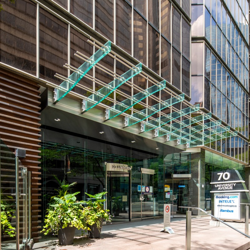 CoStarCanada's tweet photo. Located in #Toronto, 70 University Avenue is part of the city’s #FinancialCore submarket, which accounts for over 30% of the overall downtown #office inventory.
This particular #office building was built in 1983 and its 12-month net absorption is 1,900 sq ft.