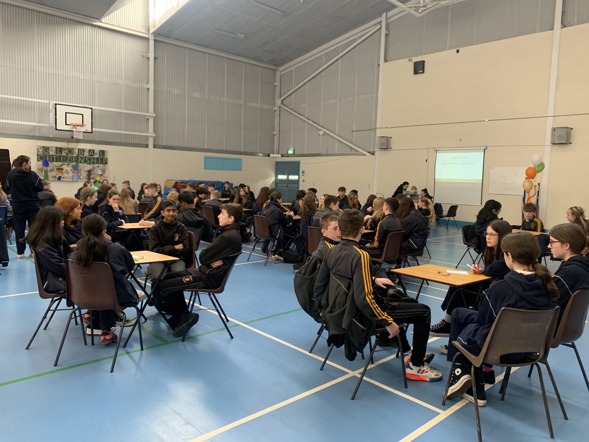 coistemhs's tweet photo. Lá Glas iontach inniu ar scoil☘️ Péint aghaidh agus giúrléidí glasa🎨Tráth na gCeist leis an dara bliain agus @stpaulscollege_ agus Pop-Up Gaeltacht sa cheaintín ☘️💚 Bhí an t-atmaisféar leictreach⚡️agus a lán Gaeilge le clos timpeall na scoile💪🗣️☘️🇮🇪#SnaG23 https://t.co/ugVyuuEkVF