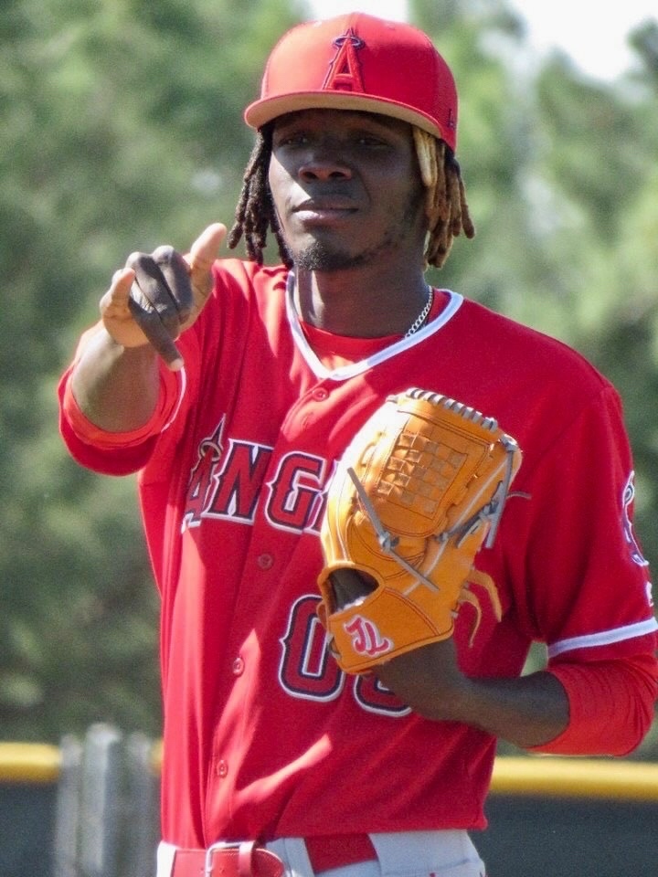 The JL Glove Company tweet media