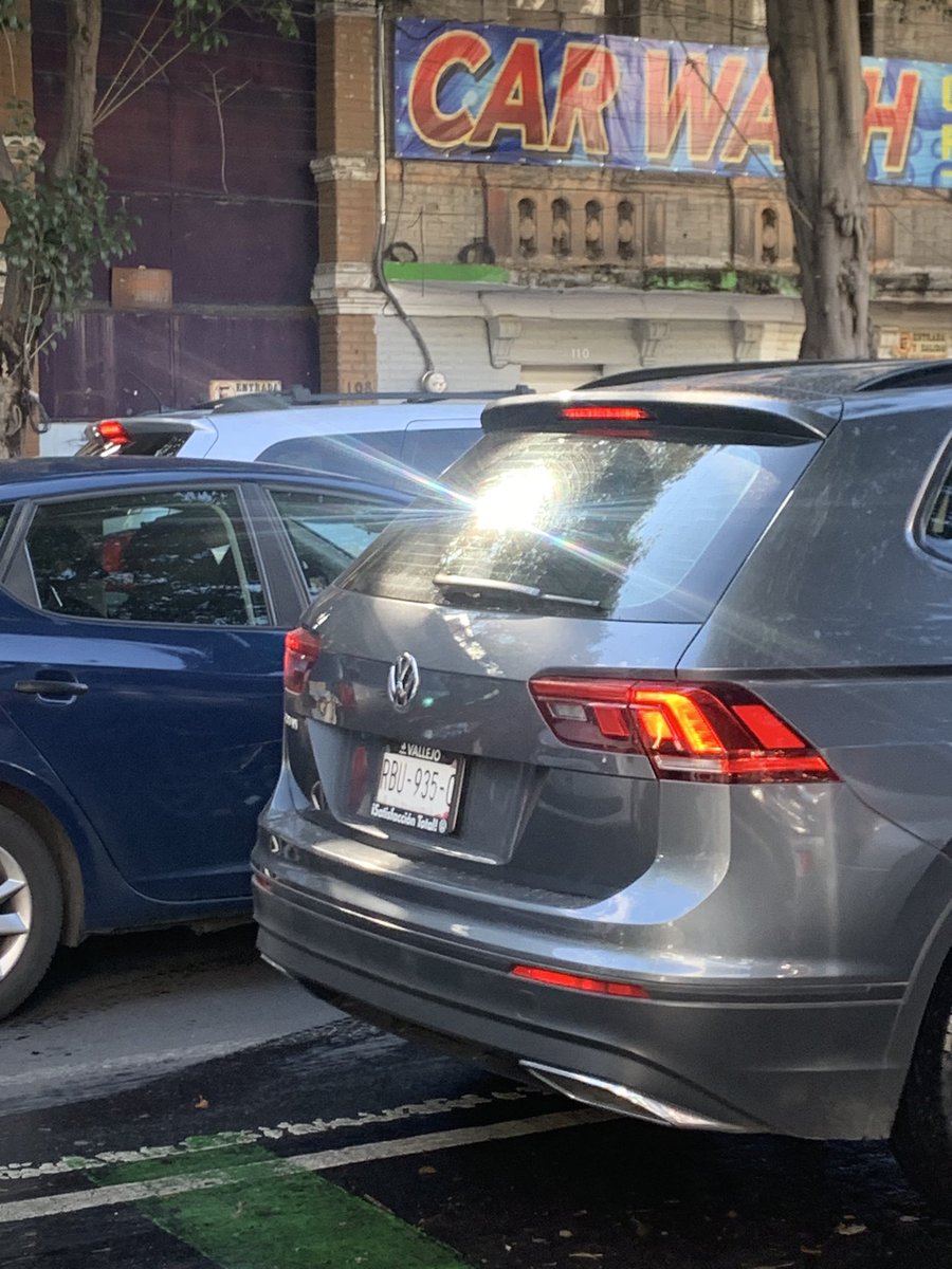 kristog1's tweet photo. Dos incidentes #violentos vs #ciclistas en tan sólo una calle de diferencia, gracias a la falta de #paciencia, #imprudencia y gandallismo que se vive día a día en esta #ciudad por parte de 🚗🛻🚙🚛 #sanrafael #Cuauhtémoc 📹 https://t.co/Z3KdEkXLcT