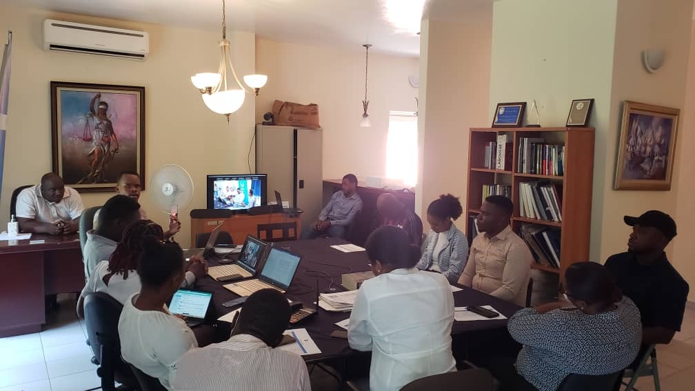 ASFCanada's tweet photo. Les jeunes juristes haïtien·ne·s @wedjinnie et @RichlorNelson clôturent 3 mois de stage par la présentation de pertinentes recherches sur la détérioration de la situation sécuritaire en #Haiti. 

Une relève engagée est capitale pour sortir de l'impasse. 

@DevCanada @AmbCanHaiti https://t.co/JqxmGypbeJ