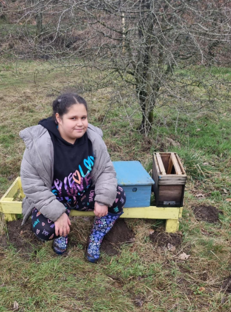 AshBrambles's tweet photo. Year 4 Ash have been participating in British Science Week #BSW2023 at home over the last couple of days.👩🔬 Lilah has investigated the habitats of bees in the local area before researching further into the endangered species🐝and AH made his own hot air balloon! #BramblesScience https://t.co/UOHbz42035