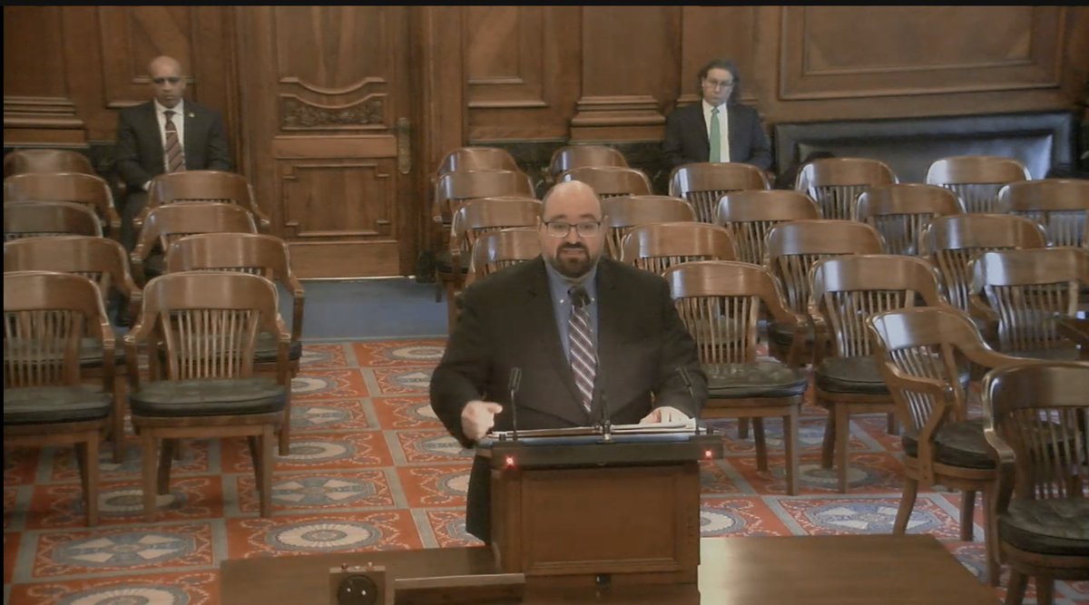 Typical audience for appellate arguments in the minds of law students vs. typical audience for appellate arguments in real life.