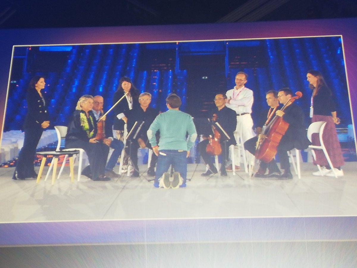 AmabilePhilippe's tweet photo. Quelle émotion sur scène et quelle harmonie pour créer une belle synergie  #apm2023 https://t.co/4Uqfm7pcLj