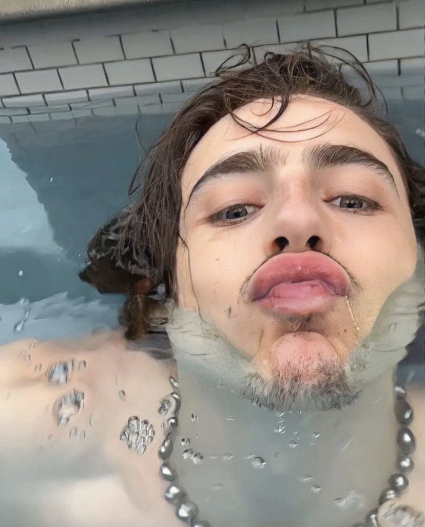 Musetta-Heated Rivalry bubble tweet media