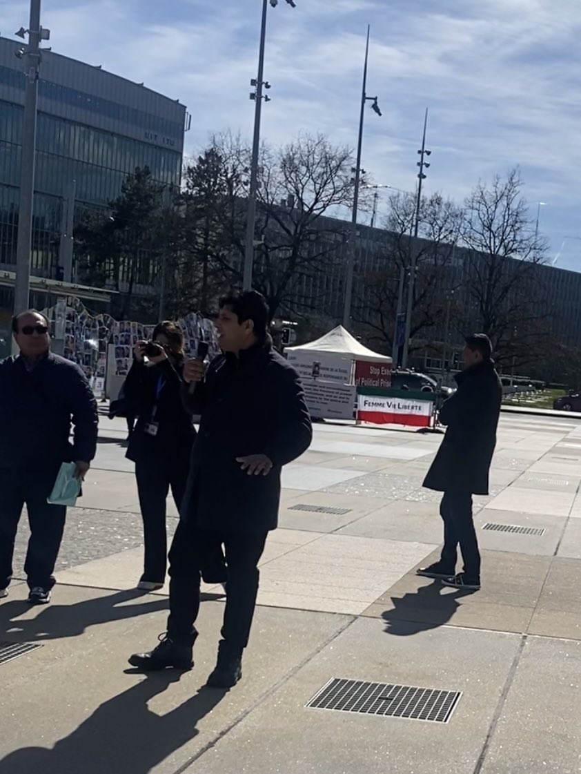 SammyPullain's tweet image. #Addressing the demonstrators, in front of United Nations Office, Geneva Switzerland. 

#BHRC protest rally at Broken Chair. 
#EndEnforcedDisappearances 
#StopBalochGenocide
#SaveBalochWomen @ZaffarBaloch