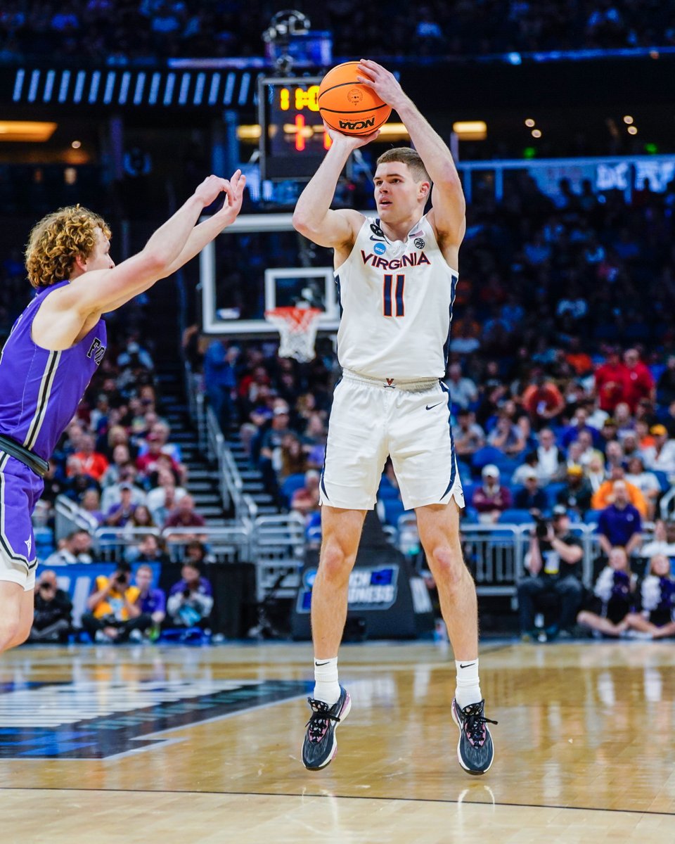🚶‍♂️ Walking Bucket🚶‍♂️

#GoHoos | #MarchMadness