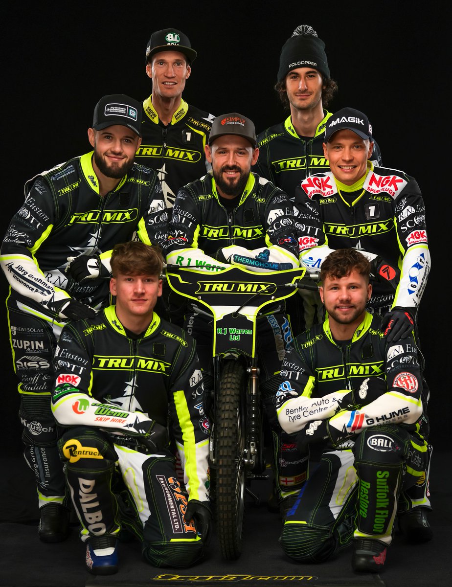 The squad 👊

#TruMixWitches 🧙‍♀️