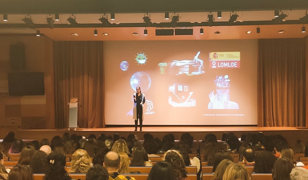 👩‍🏫 "Para poder subir el nivel cultural del alumnado, debe subir el nivel cultural del profesorado" Mar Romera en #TeamingDay
<a href="/FCirculoBurgos/">Fundación Círculo</a> <a href="/Asire_educacion/">Asire Asociación</a> <a href="/ElDoceDigital/">El Doce</a>