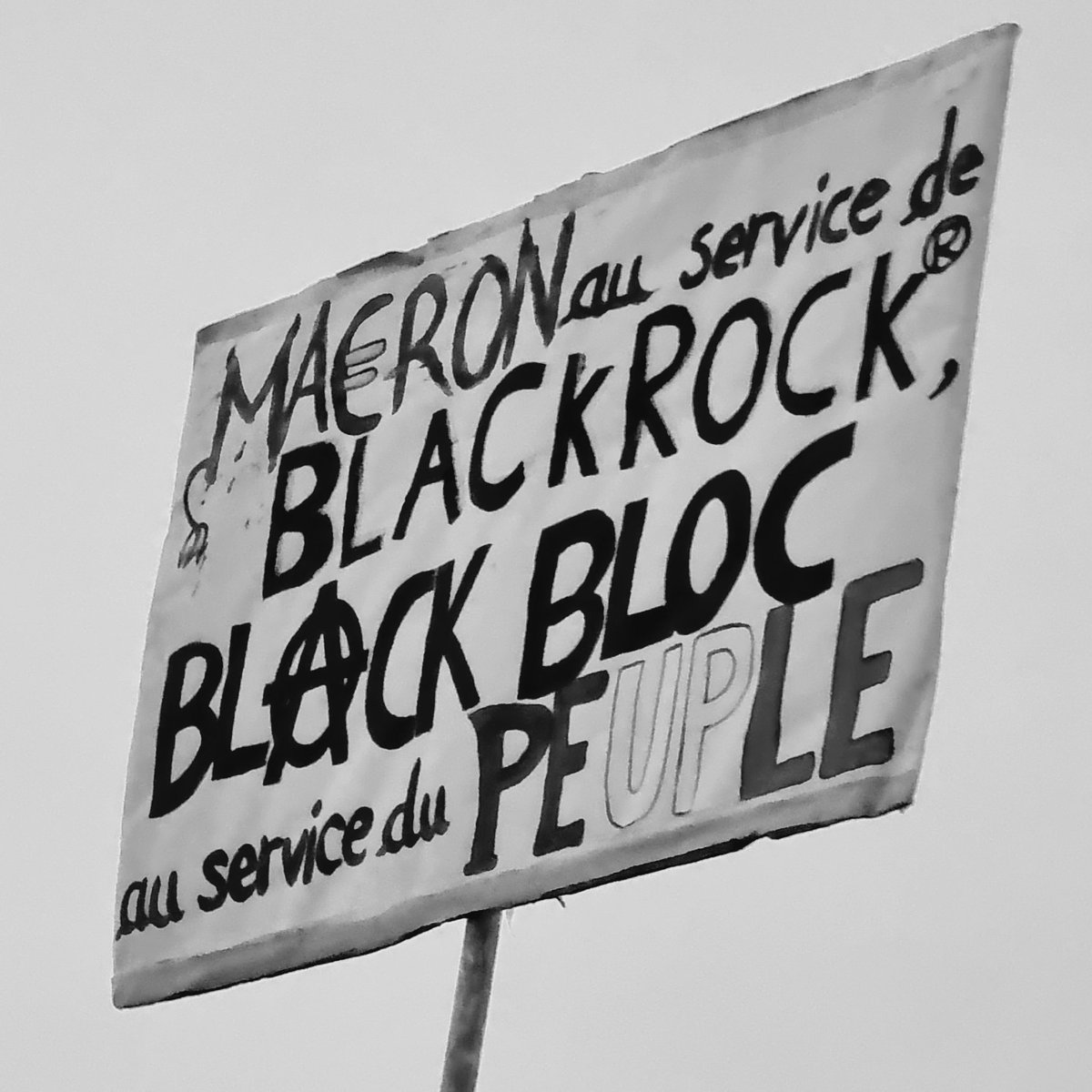 AnarClo1871's tweet image. #Concorde. #Paris #49.3 #pavés