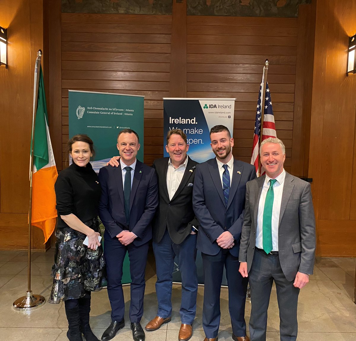 Government Ministers &amp; Interim CEO <a href="/MaryBuckleyIDA/">Mary Buckley</a> had a busy trade mission to US this year in celebration of #StPatricksDay marking 100 years of "Ireland in the World". The #SPD programme highlighted the historical business partnership between the two nations. 🇮🇪🇺🇸