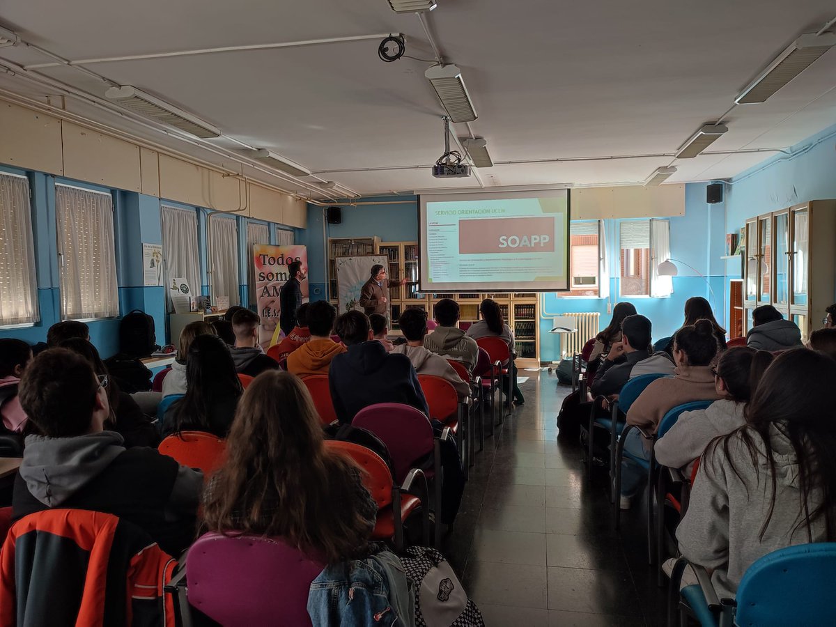 Acabada la segunda evaluación, aprovechamos para hacer nuestras sesiones de orientación académica y profesional para los alumnos de Bachillerato. Han hablado de varios grados universitarios, de experiencias vividas, de las posibilidades que les ofrece la #UCLM, #UNED y de #EVAU.