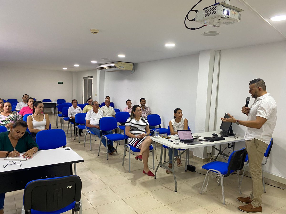 Contraloria_Cba's tweet photo. En esta ocasión se desarrolló la capacitación sobre el Sistema Electrónico para la Contratación Pública (SECOP II) y la Tienda Virtual del Estado Colombiano (TVEC), con la finalidad de fortalecer el proceso auditor en temas incluidos en el Plan Anual de Capacitaciones.👨‍💻👩‍💻 https://t.co/aWvcTSxqmB