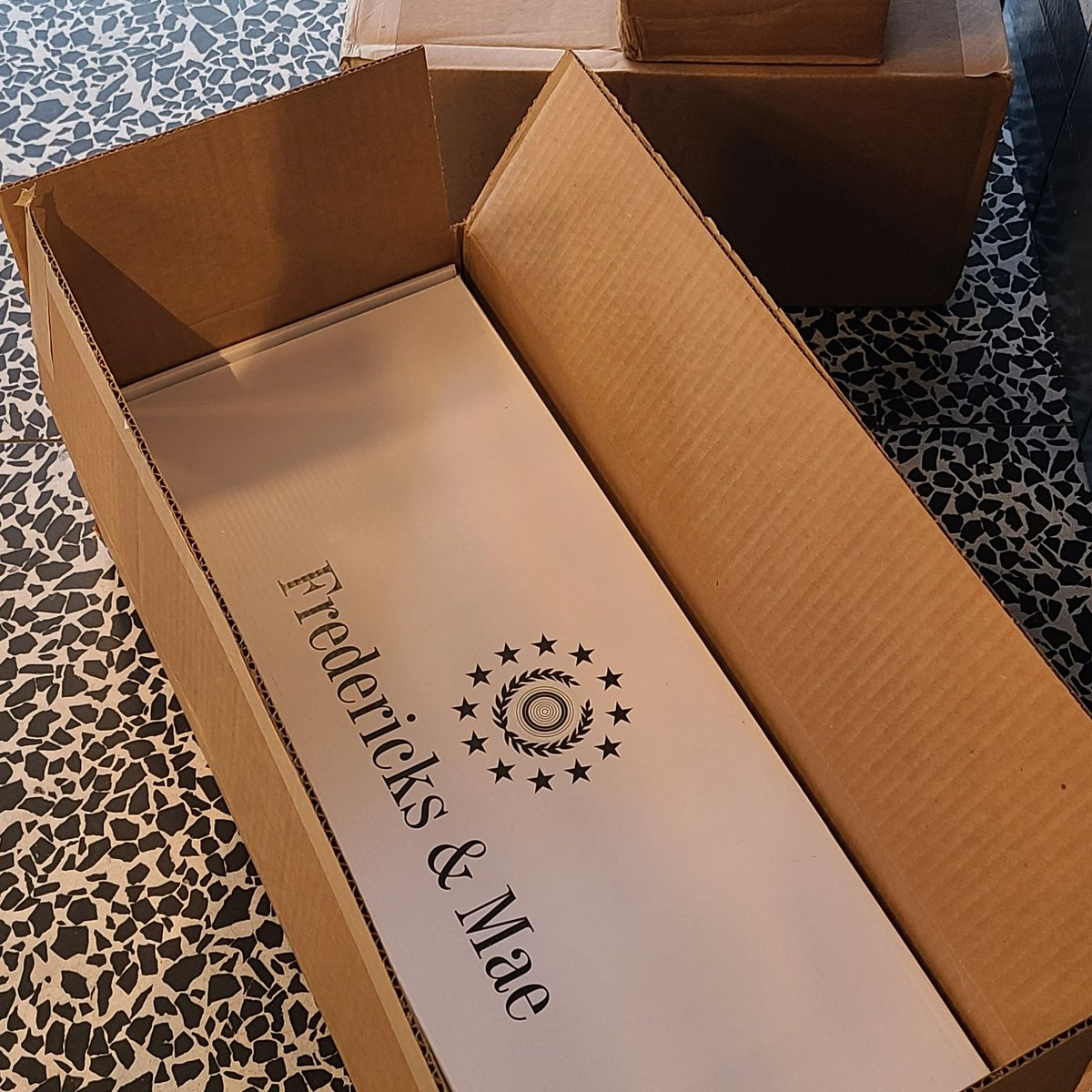 AMANOBrooklyn's tweet photo. Two deliveries on the same day? We're the luckiest 🤩

Our friends at Glow to Grow and UPS stopped by to drop off some candles and cutting boards, respectively

Here till 7 - come say hi! https://t.co/LRpDouaVgL