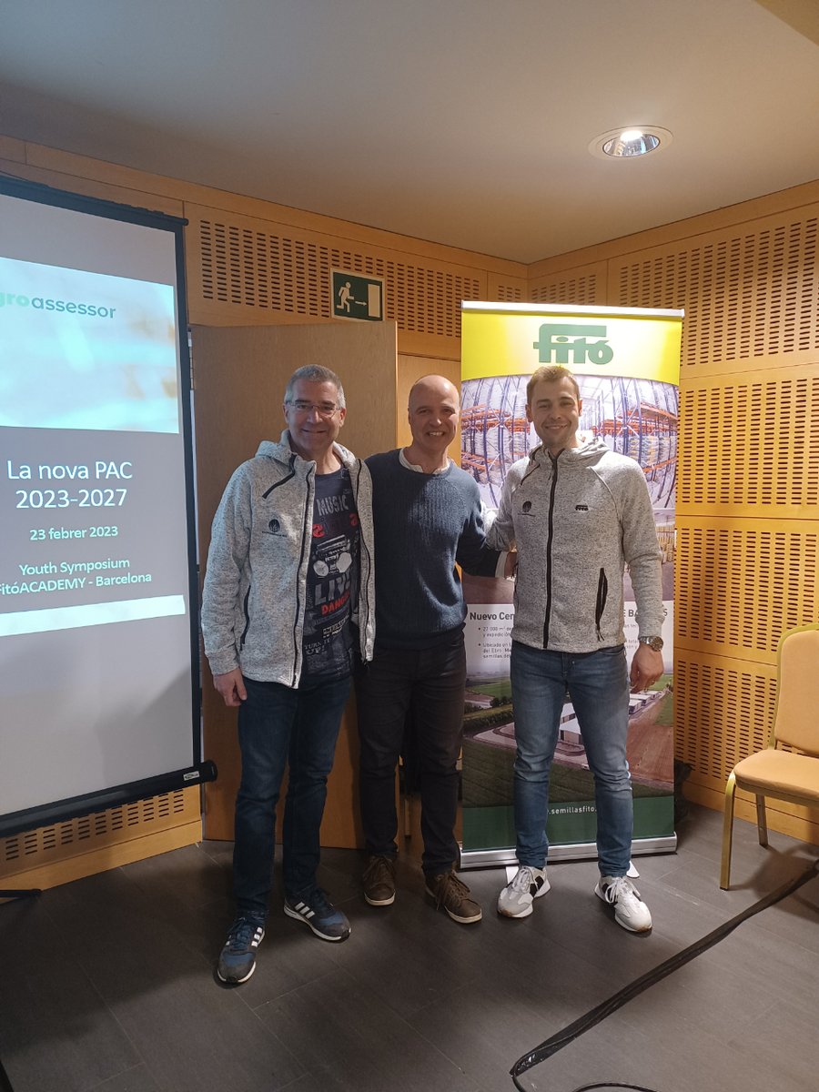 SemillasFito's tweet photo. 🟢 Arrancamos el año celebrando la II Youth Simposium Fitó, un encuentro que reunió a distribuidores y agricultores jóvenes de diferentes zonas de España.

➡ ️Tuvimos el placer de contar con @Agroassessor y @agroxarxa que presentaron “Las novedades de la nueva PAC. 🔝 https://t.co/uoGBlcUekl