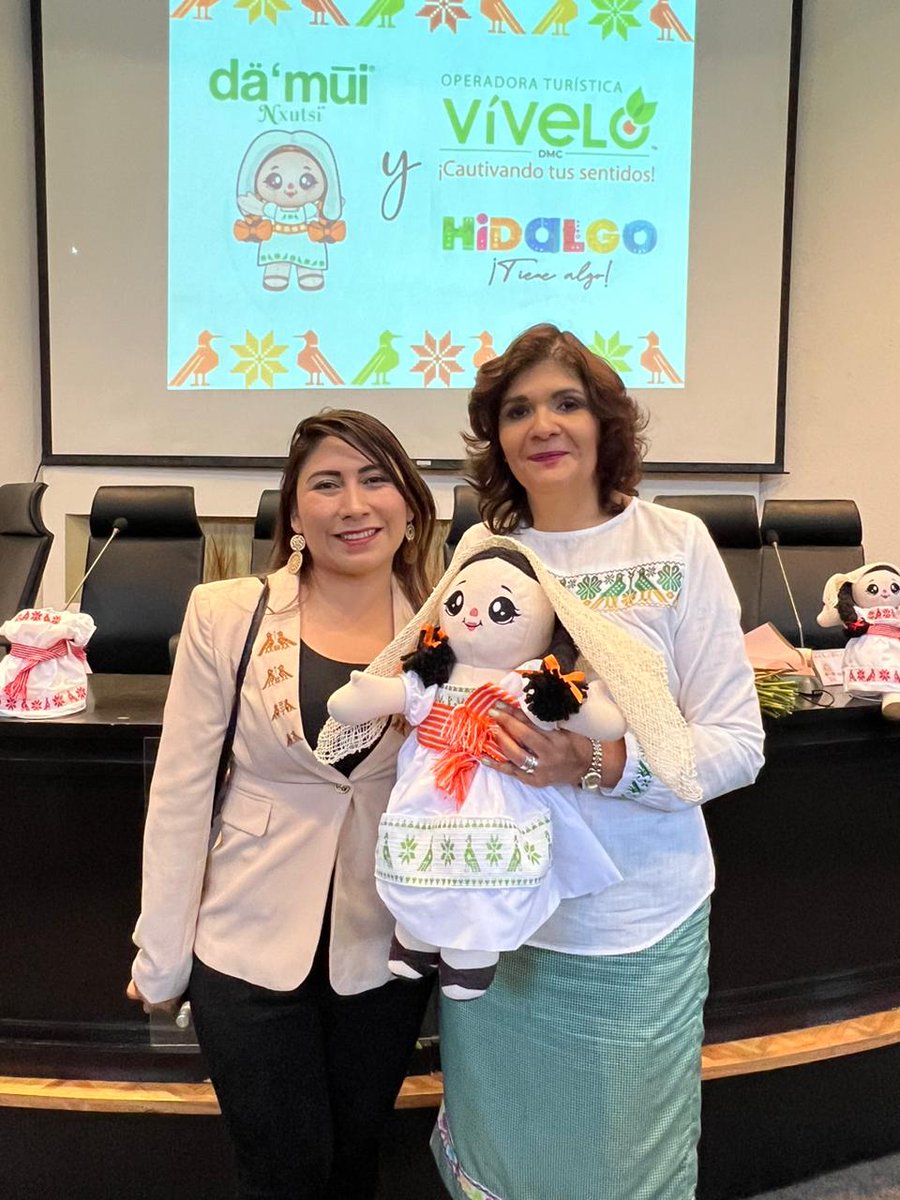 AraceliBeltranC's tweet photo. pues su dedicación de impulsar el #turismo y el sentido de identidad entre los hidalguenses, es evidente y encomiable ✅.
#UnCambioQueHacemosJuntos https://t.co/qynGTZCbcj
