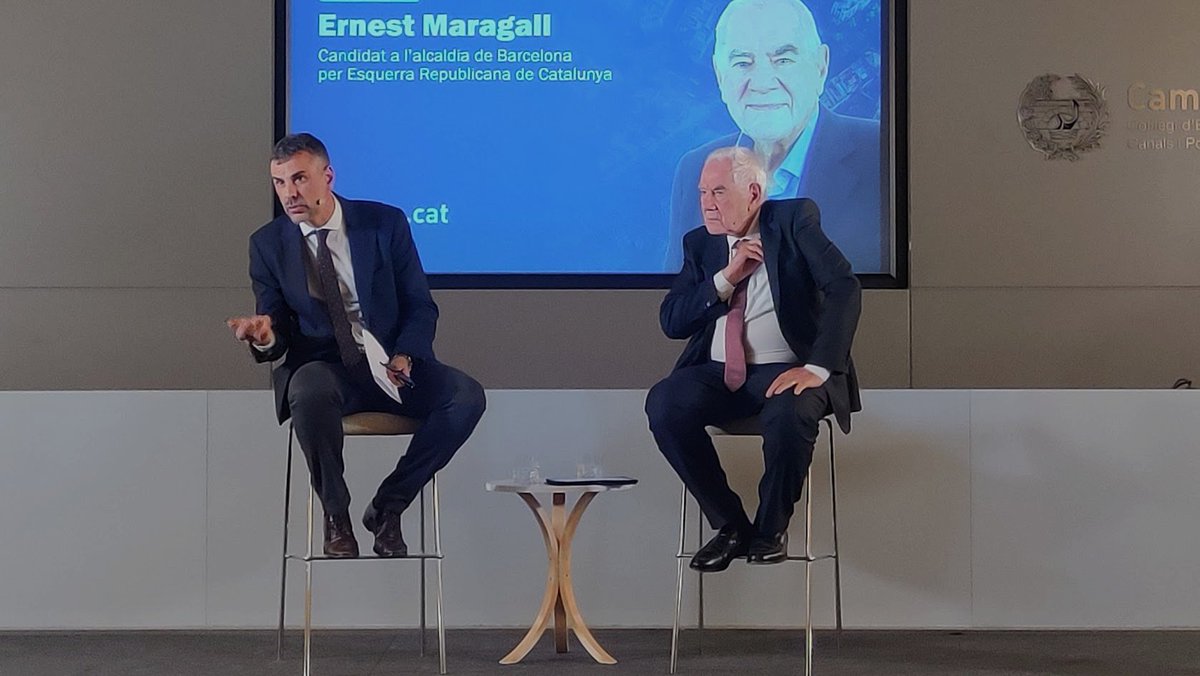 caminscat's tweet photo. Conversa entre @SantiVila, president del @cercle_infraest, i el candidat @ernestmaragall que respon tambΓ© les preguntes dels representants de les Comissions de @caminscat.
@ERCbcn #BCN23 https://t.co/Z3iDPWDs9U