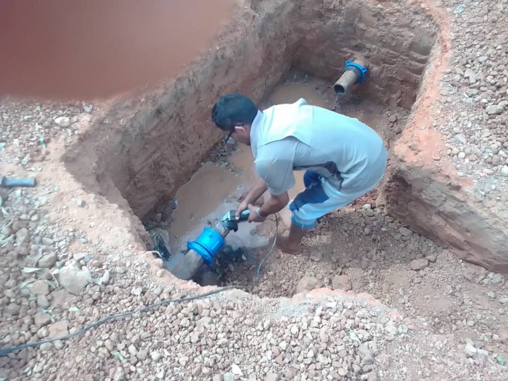 Gob_Guarico's tweet photo. #SabíasQué❓ Alcaldía de Rondón instaló válvula de agua en comunidad la Manga

Más información ⬇️
👁‍🗨https://t.co/2rXF4FwmDx

#Guárico
#ElBloqueoEsCriminal 
#GuáricoProgresaYProduce https://t.co/T5GSjLSCiW