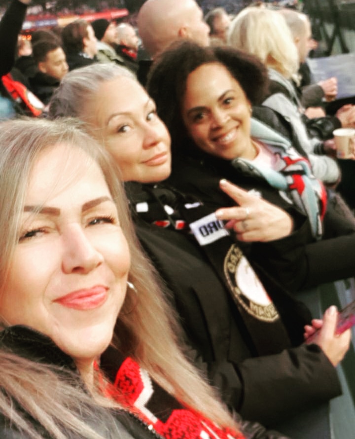 marialena1st's tweet photo. Heerlijke wedstrijd....We zijn er weer #wijzijnerbijnaaltijd #VATASLOCAS #deKuip #W4 #FEYsha #Europaleague #handinhandkameraden #nietsissterkerdandatenewoord #FEYENOORD https://t.co/7LT95pprDs