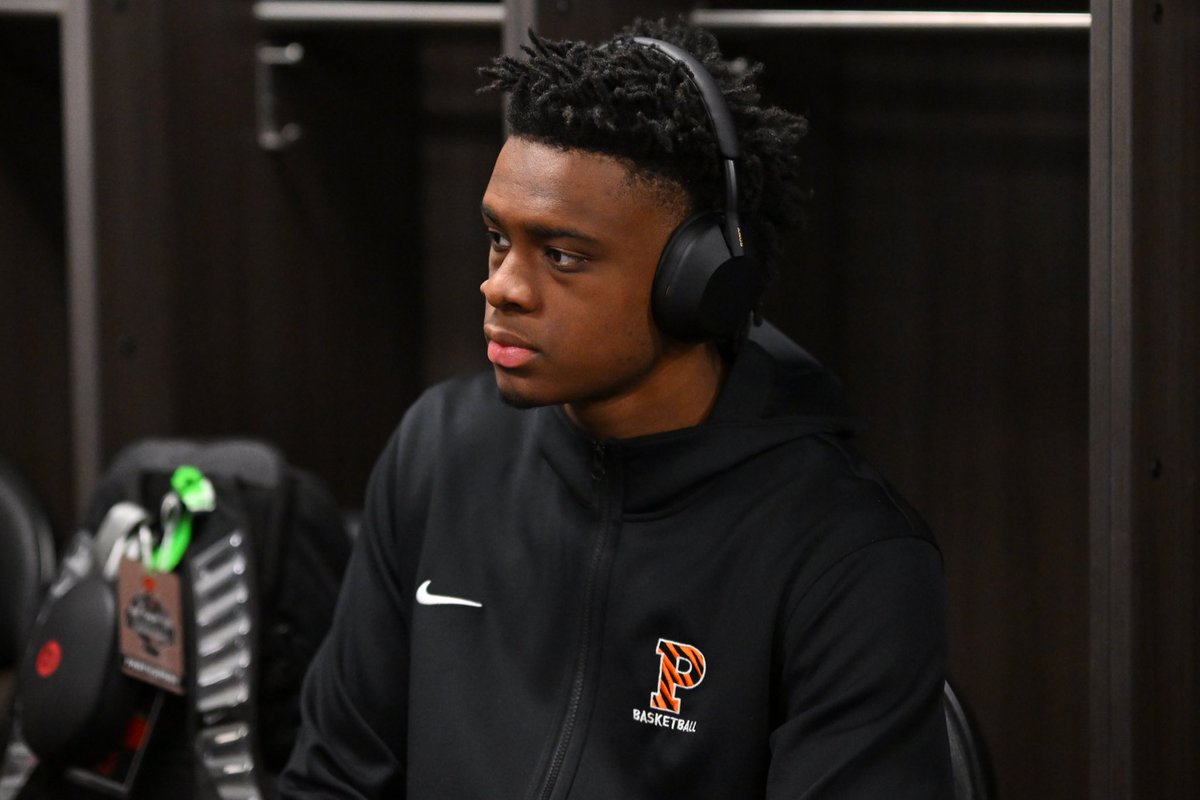 PrincetonMBB's tweet photo. The Tigers Have Arrived!

Ready to go at the Golden 1 Center! 

#MakeShots 🐯🏀 | #MarchMadness https://t.co/3fbeD72GRW