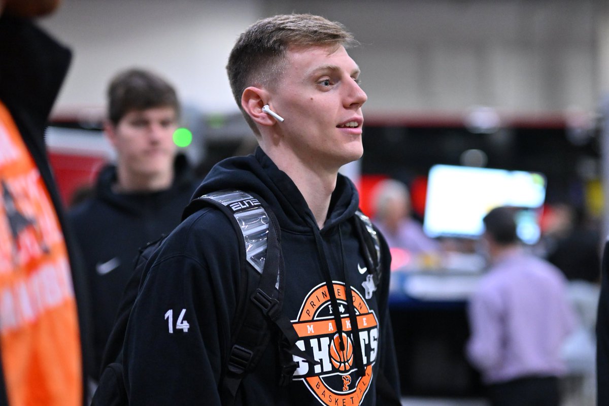 PrincetonMBB's tweet photo. The Tigers Have Arrived!

Ready to go at the Golden 1 Center! 

#MakeShots 🐯🏀 | #MarchMadness https://t.co/3fbeD72GRW