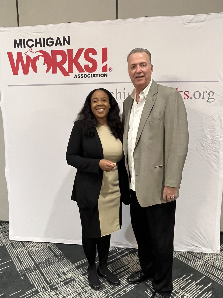 MIWorksMSC's tweet image. Deputy Director Kandyce Smith and our Board Member Bill Peterson at Legislative Day.#MiWorks #MWA #LegislativeDay