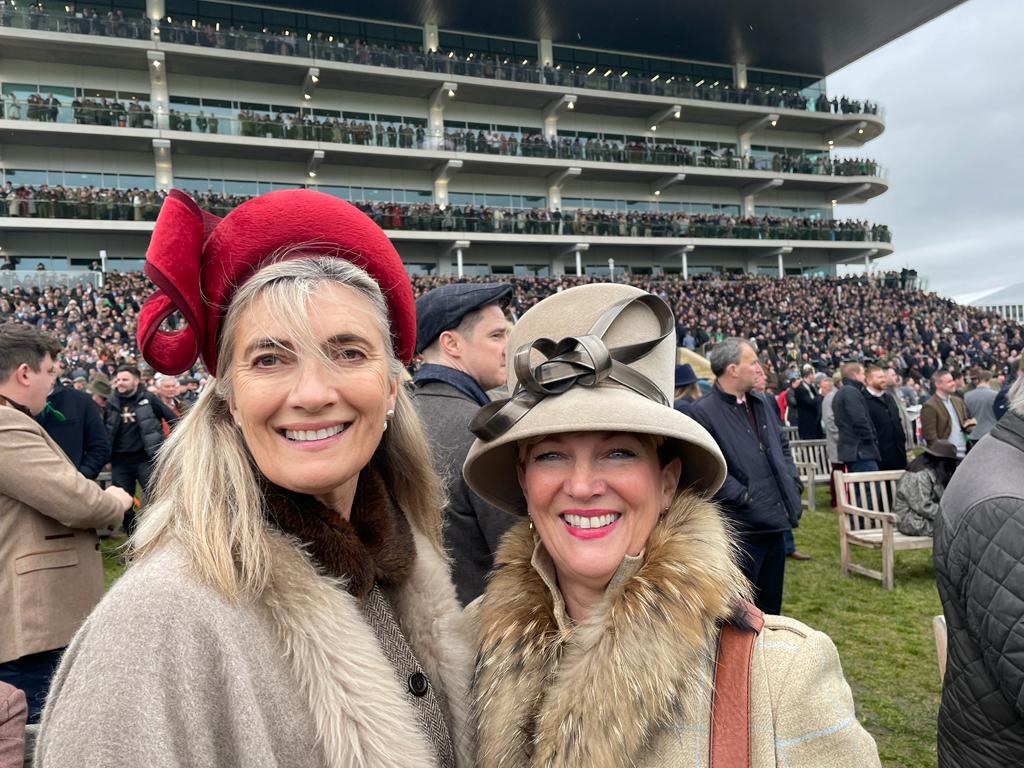 A LADIES' DAY AT <a href="/CheltenhamRaces/">CheltenhamRacecourse</a>🏇🏇🏇

BAWE President <a href="/LouiseOliverPO/">Louise Oliver</a>, <a href="/Piercefield_PO/">Piercefield Oliver</a>, and BAWE Member Amanda of @Knightsplc enjoyed a fabulous day at Cheltenham Racecourse today.  They certainly look the part... very glam! 🤩

#CheltenhamFestival 🏇 #Cheltenham 🏇