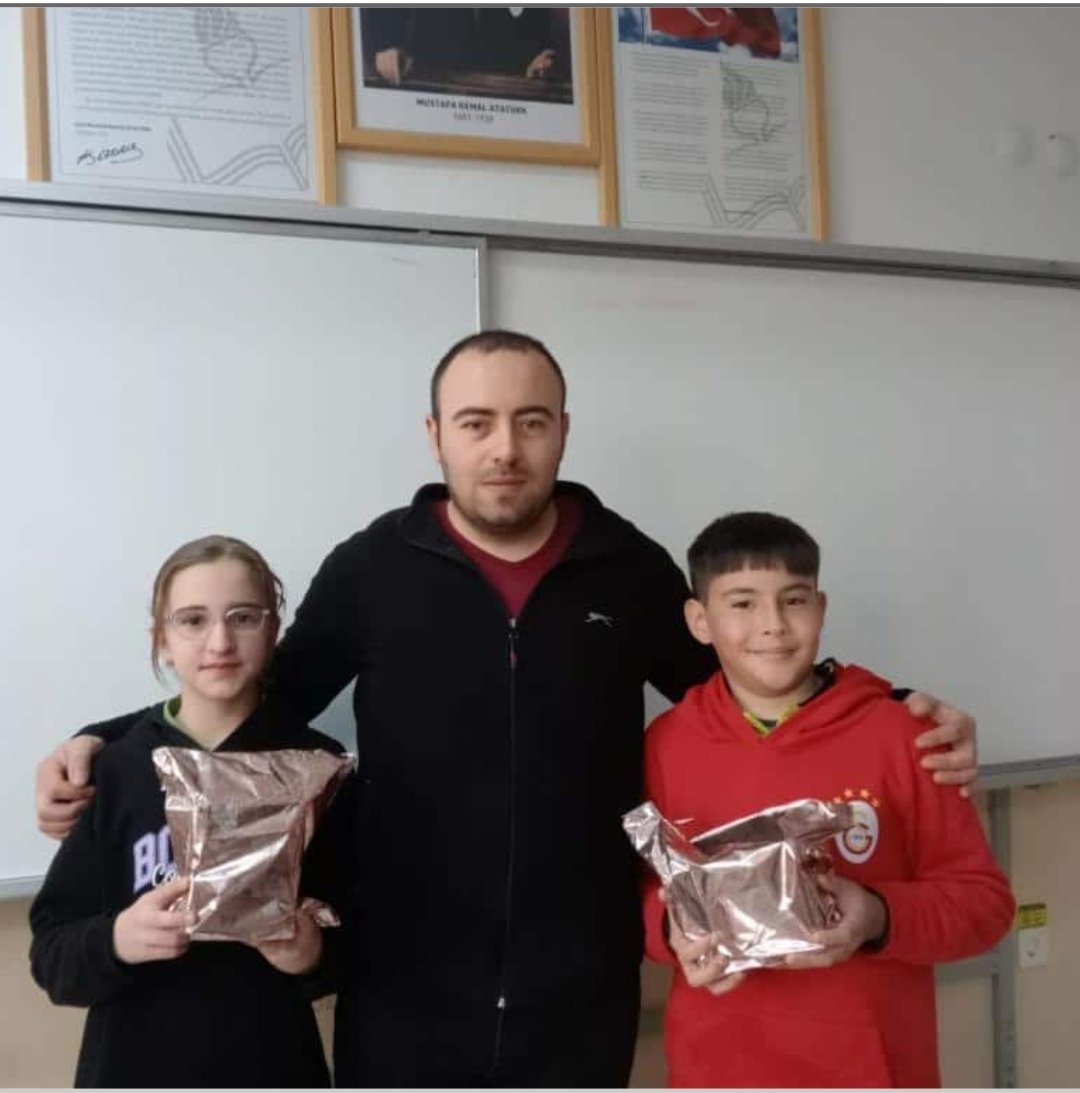 Lezzetli Bir "Pİ Günü"
14 Mart Pi Günü okulumuzda yiyecek etkinliği ve yarışma ile kutlandı.
Pİ Günü kutlaması sebebiyle Matematik öğretmenimiz Recep Ceylan rehberliğinde hazırlanan etkinlikler yapıldı. 
<a href="/KutahyaValiligi/">T.C. Kütahya Valiliği</a>
<a href="/BasyigitHasann/">Hasan BAŞYİĞİT</a> 
<a href="/ArgeKutahya/">Kütahya ARGE</a> 
<a href="/kutahyamem/">Kütahya İl Millî Eğitim Müdürlüğü</a>